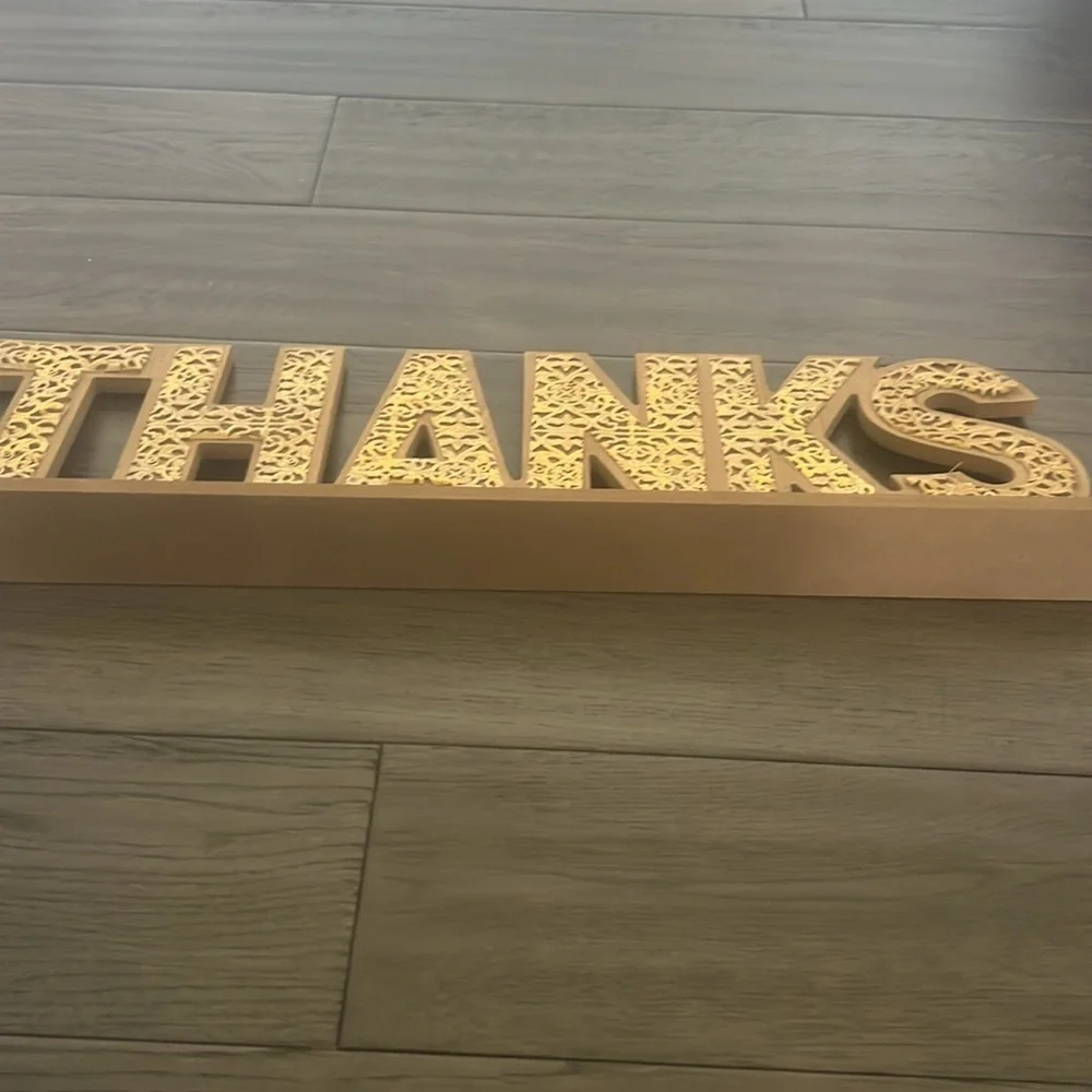 Fall/Thanksgiving gold metal & wood like material thanks plaque sign decoration